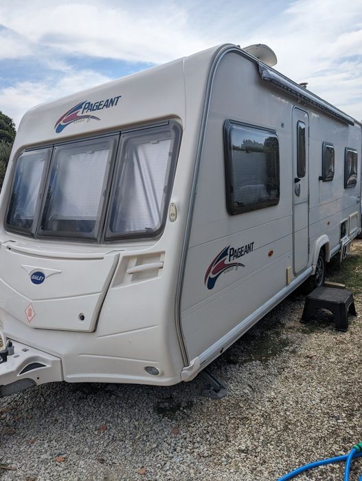 Caravana,de luxo ,quarto separado,levo ao local