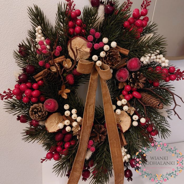 Wianek zimowy świąteczny na drzwi wieniec leśny