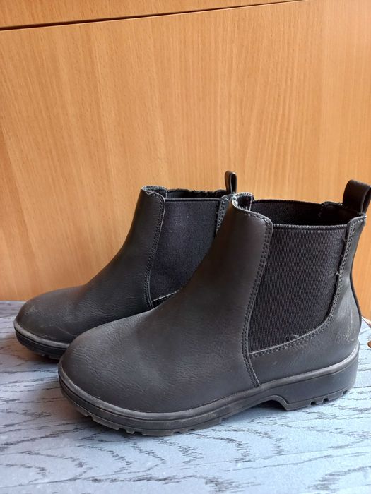 Шкіряні осінні чоботи