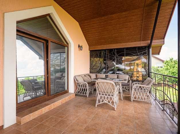 Будинок. Сокільники, вул.Успенська, 20 сот, гараж та гостьовий будинок