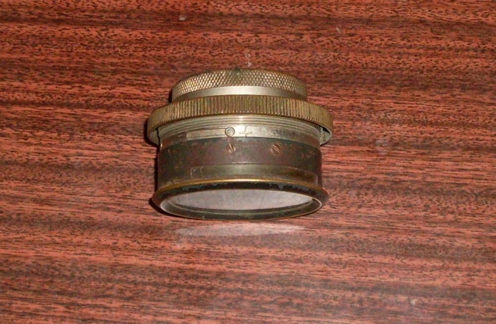 Ретро старинные механические автомобильные часы.Москвич