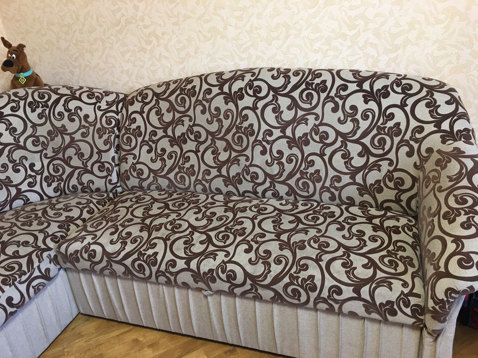 Продам кутовий розкладний диван