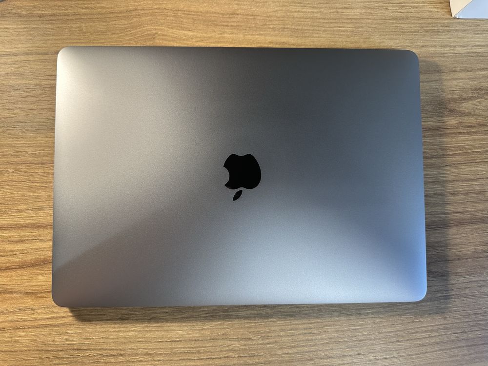 MacBook Pro 13 2019 A2159 16gb i5 Stan Idealny