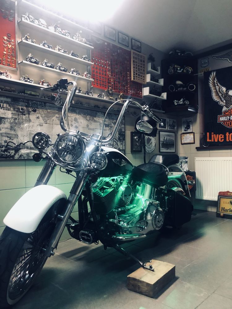 Sprzedam Harley Davidson Softail Deluxe tylko 4000 mil ! Skull - Cholo