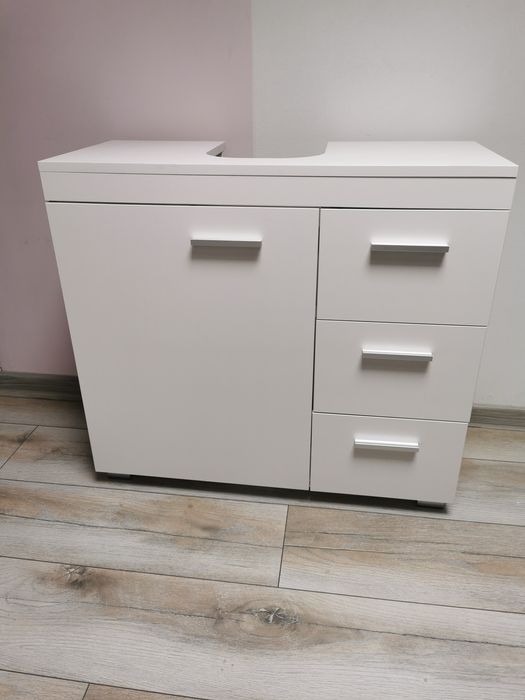 Nowa szafka łazienkowa