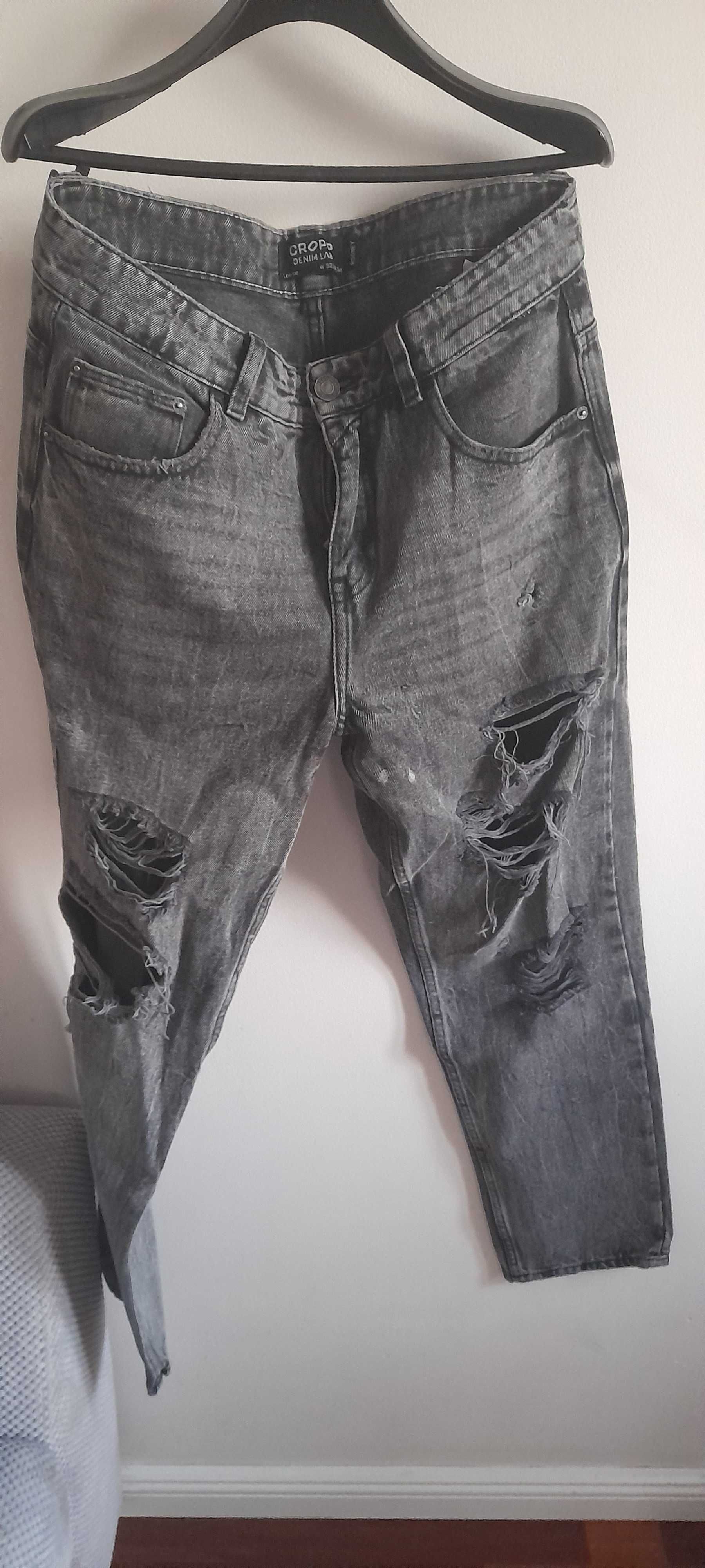 Spodnie jeansowe Cropp rozmiar 32/34