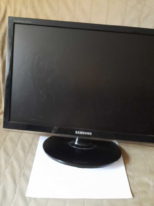 Monitor Samsung. 22 cale. Mało używany.