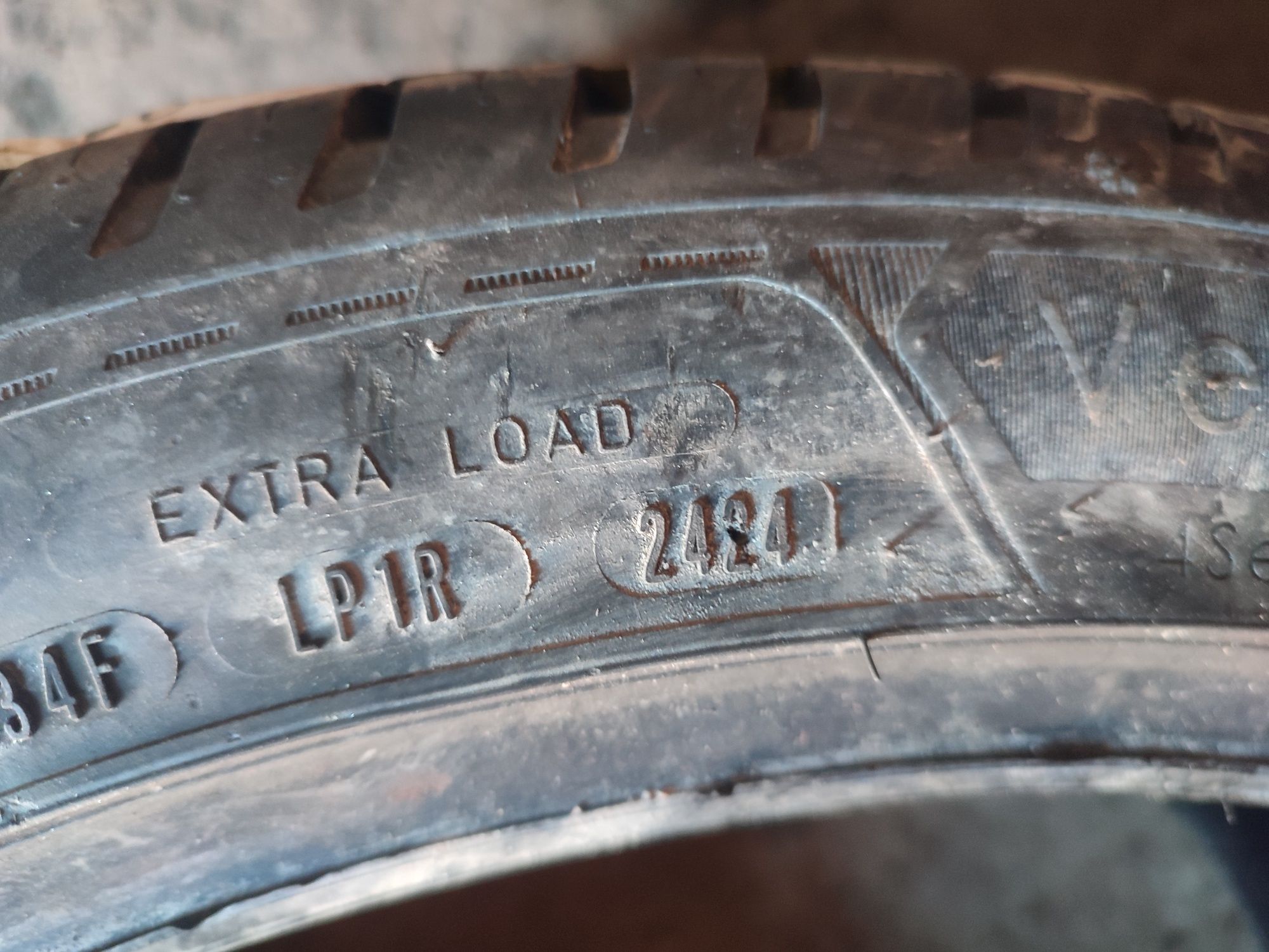 Резина 225/45/18 Состояние Новой Комплект Goodyear
