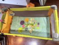 Berço de Viagem Duo Level Toys com Capa