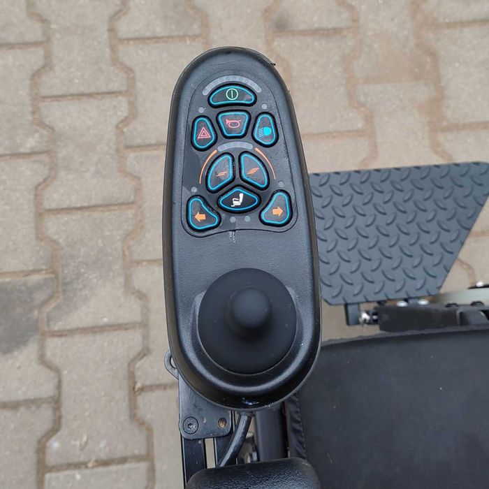 Wózek inwalidzki elektryczny Quickie q300m + nowe akumulatory