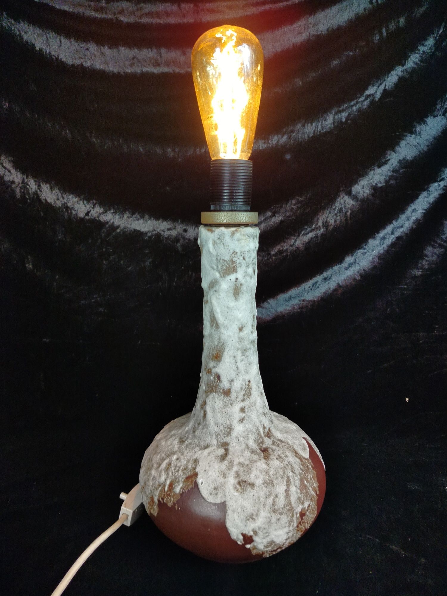 Stara duża piękna lampa Lava