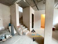 Продам Таун з паркомісцем та початковим ремонтом в Чабанах