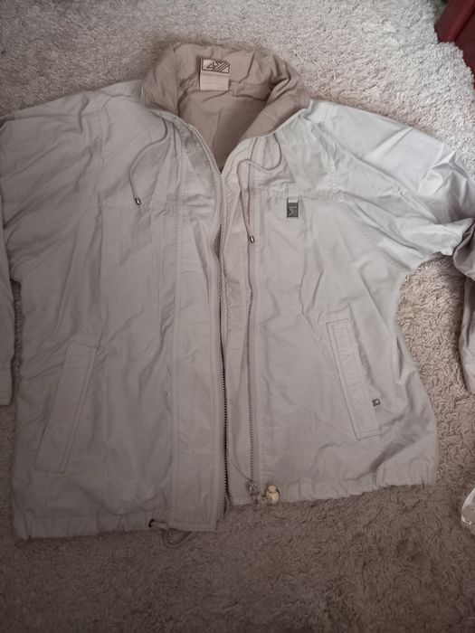 Продам плащ  ,курточки48 р