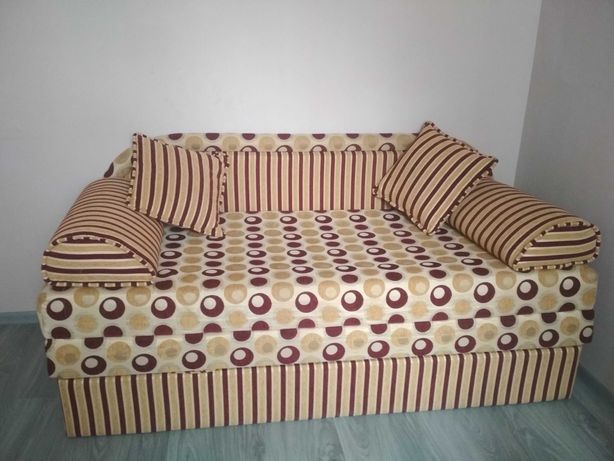Продам диван для спальні або дитячої