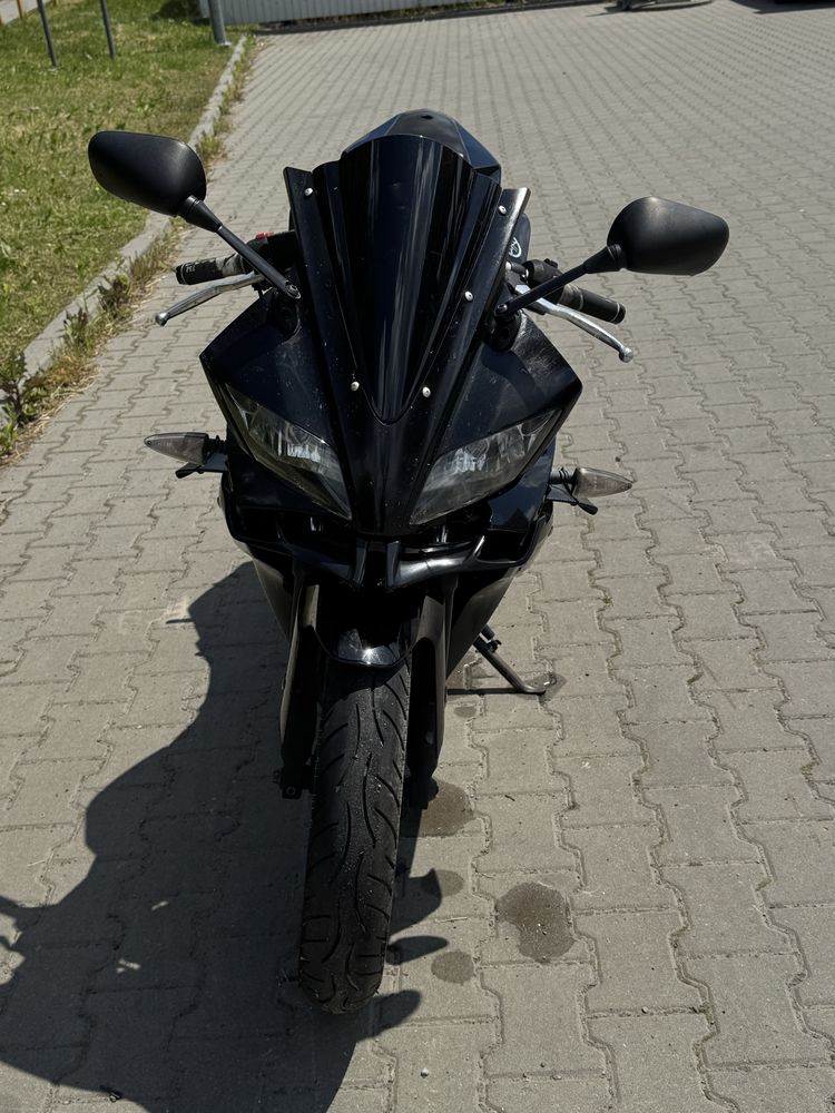 motocykl Yamaha YZF R-125 r.2011