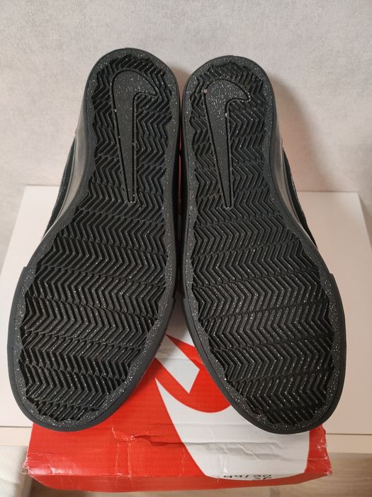 Чоловічі кеди Nike 44 розмір 28 см 

Опис:

Це класичні чорні кед