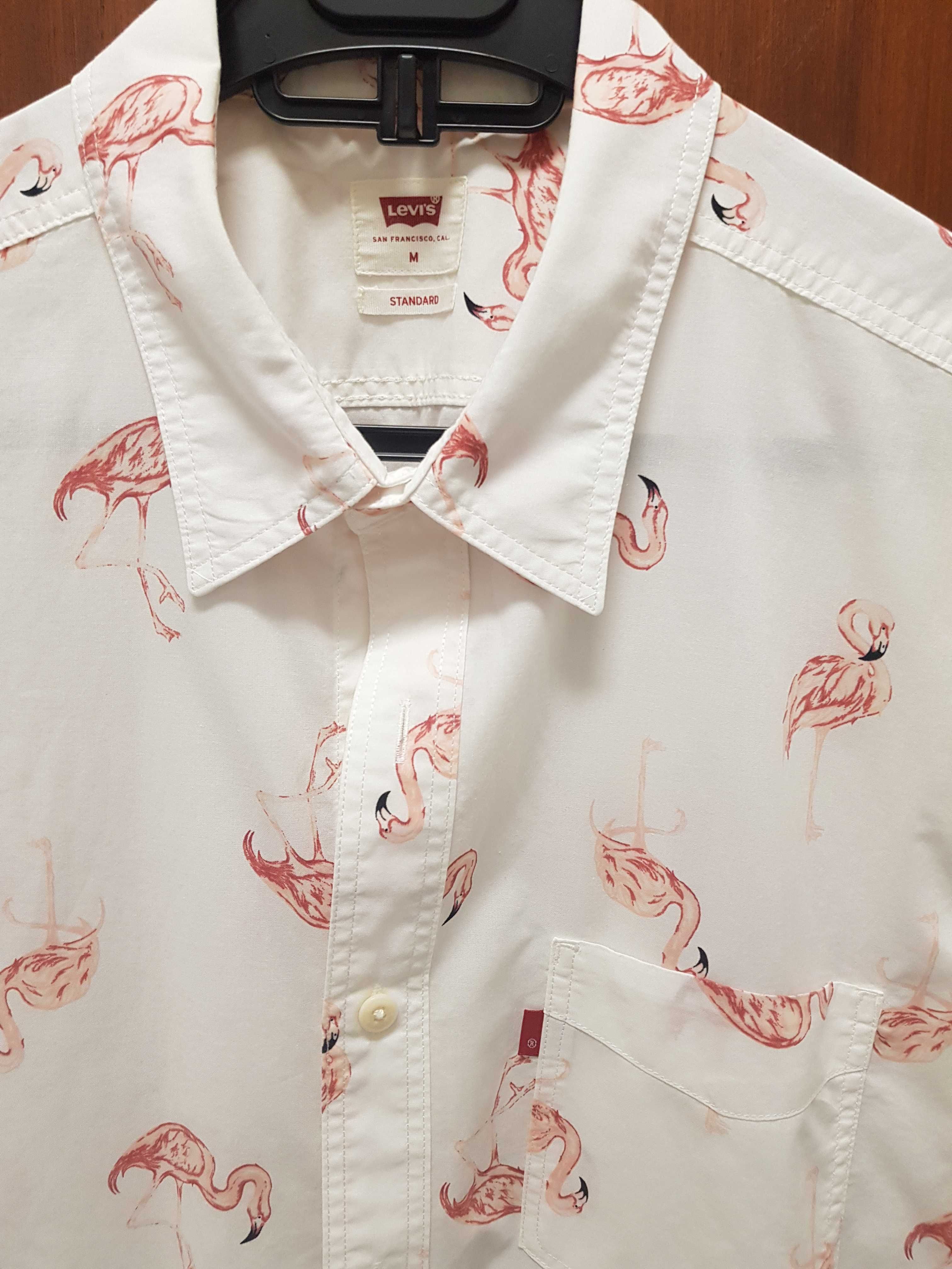 Camisa manga curta havaiana tropical flamingos rosa Levis