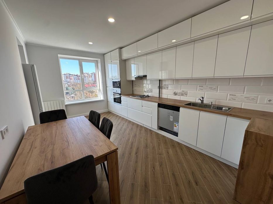 Оренда 3 км квартири в ЖК закритого типу