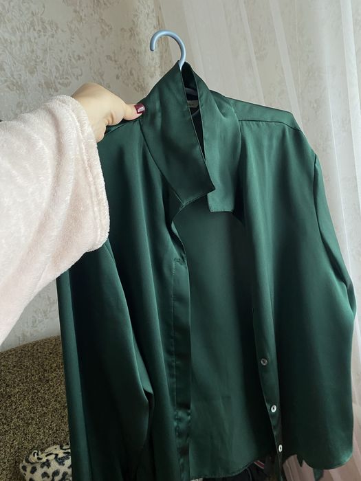 Блуза ізумрудного кольору