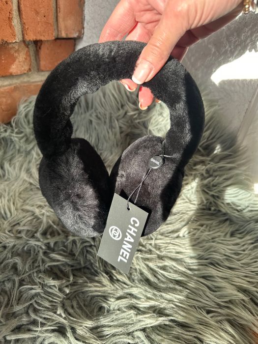 Nauszniki chanel czarne białe Logo nowe