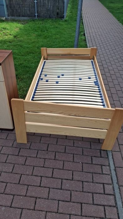 Łóżko, komody i Szafa. Komplet mebli Możliwa sprzedaż osobnych sztuk