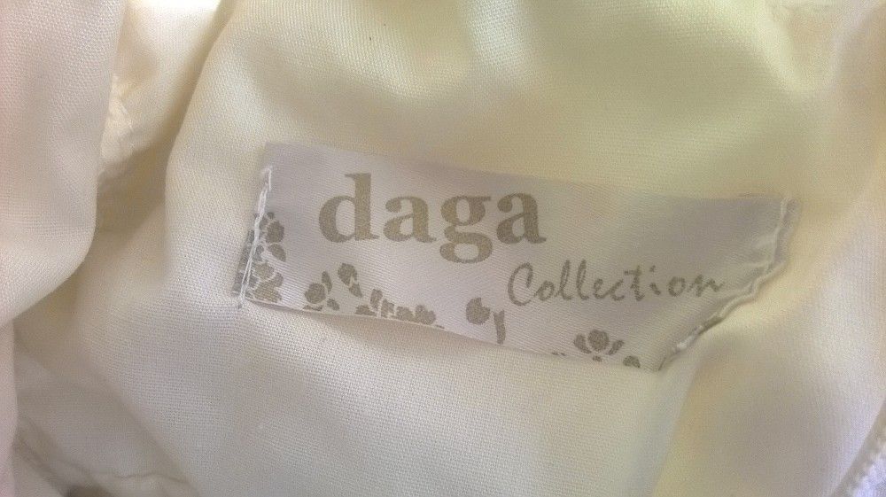 sukienka firmy Daga r. 68 do chrztu, buciki i bolerko.