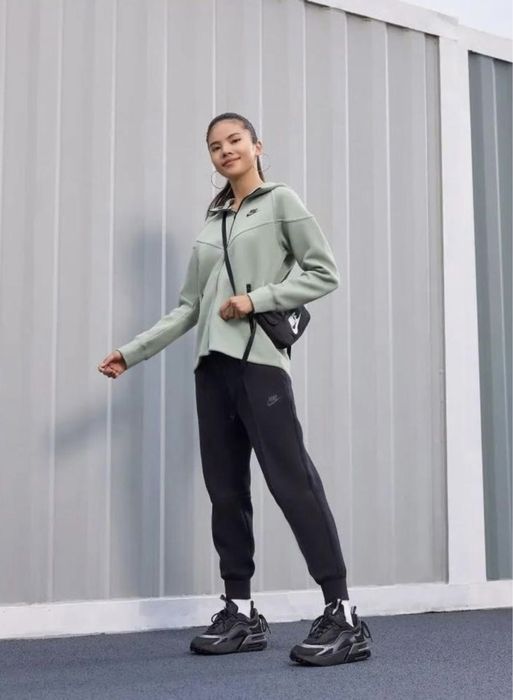 Жіночі кросівки NIKE AIR MAX FURYOSA ( розмір 38,39 )