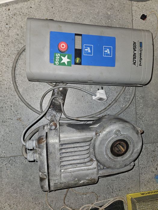 Napęd bramy przemysłowej assa alboy