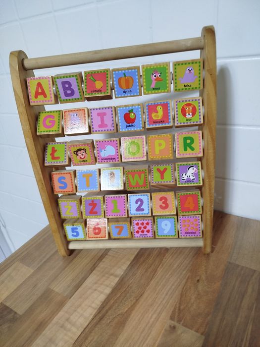 Drewniane układanki edukacyjne
