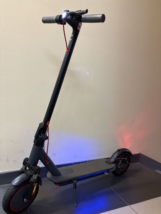 Електросамокат Xiaomi PRO 4 M365 500W 13Ah