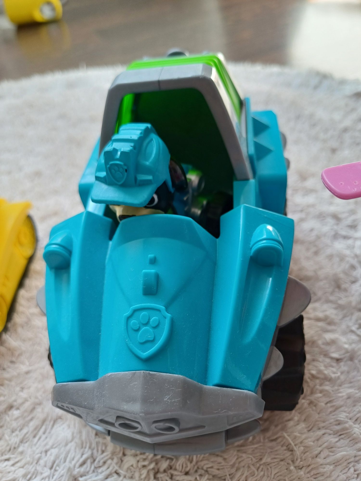 Sprzedam Paw Patrol - zestaw pojazdów Psi Patrol (10 pojazdów + 9 figu