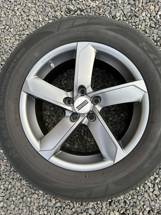 225/65R17 7Jx17H2 ET40