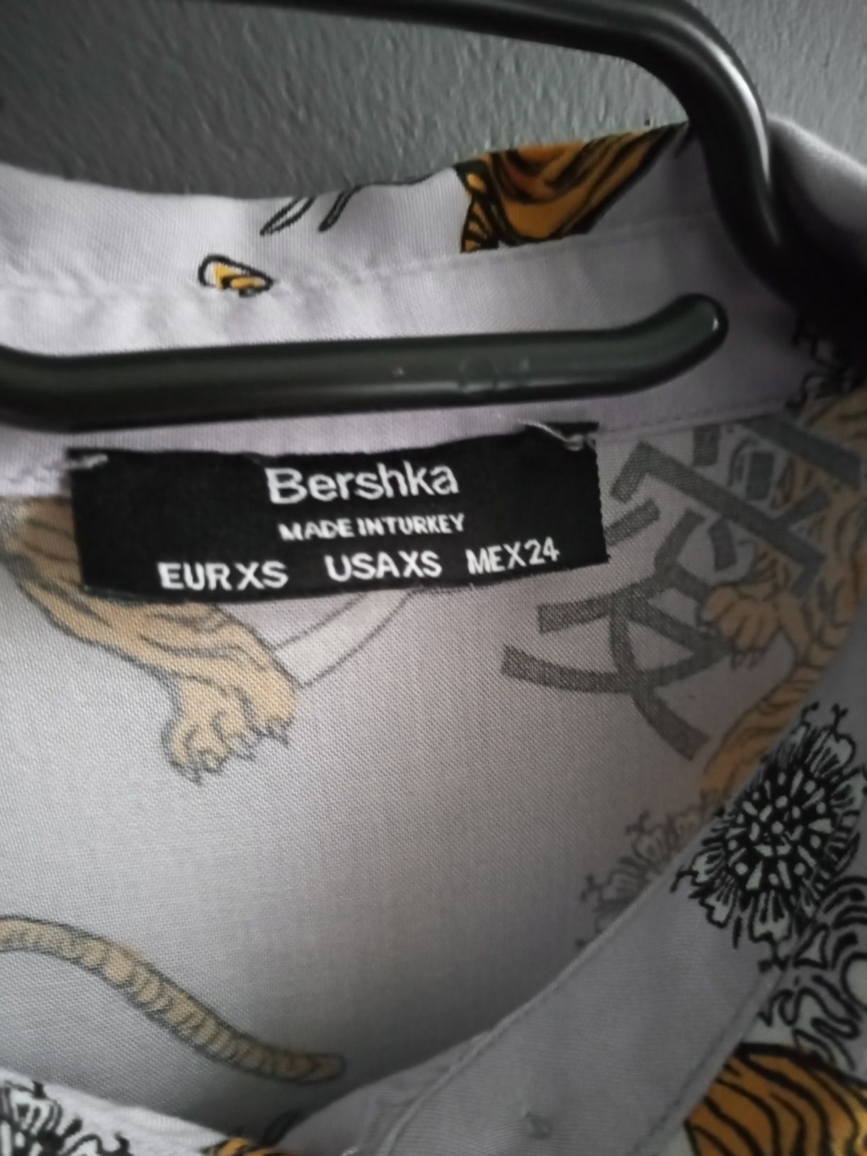 Koszula damska Bershka XS szara w tygrysy wiskoza