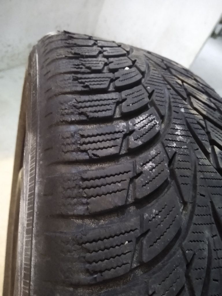 Felgi stalowe z oponami Nokian 205/55/ 16 zimowe