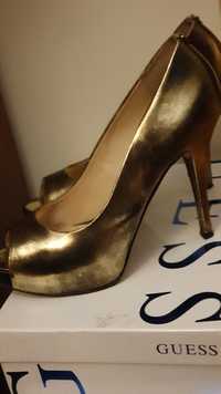 Sapatos elegantes Guess tam. 40 em dourado