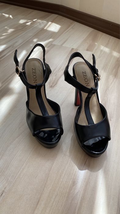 Босоніжки Zeon, 37р (на стопу 23-23,5 см)