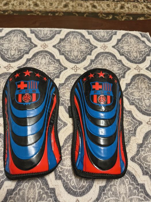 Щитки футбольные детские