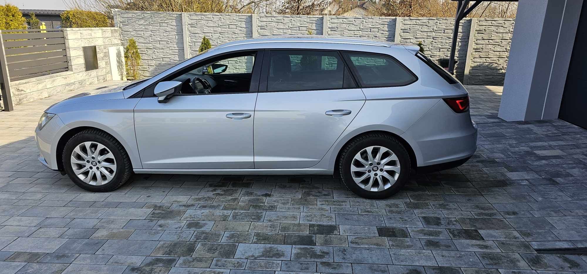 Seat Leon 1.6 TDI DSG/Led/Navi/Acc/Hak