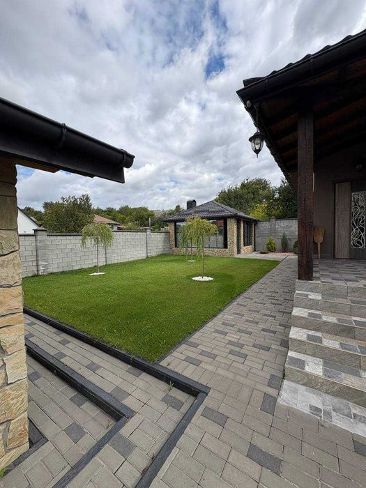 ₴ Продаж сучасного будинку біля Рівного