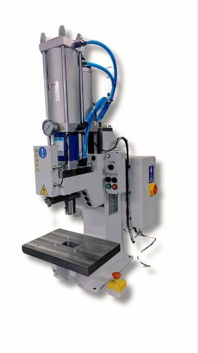 Prasa hydropneumatyczna montażowa (hydrauliczna pneumatyczna)