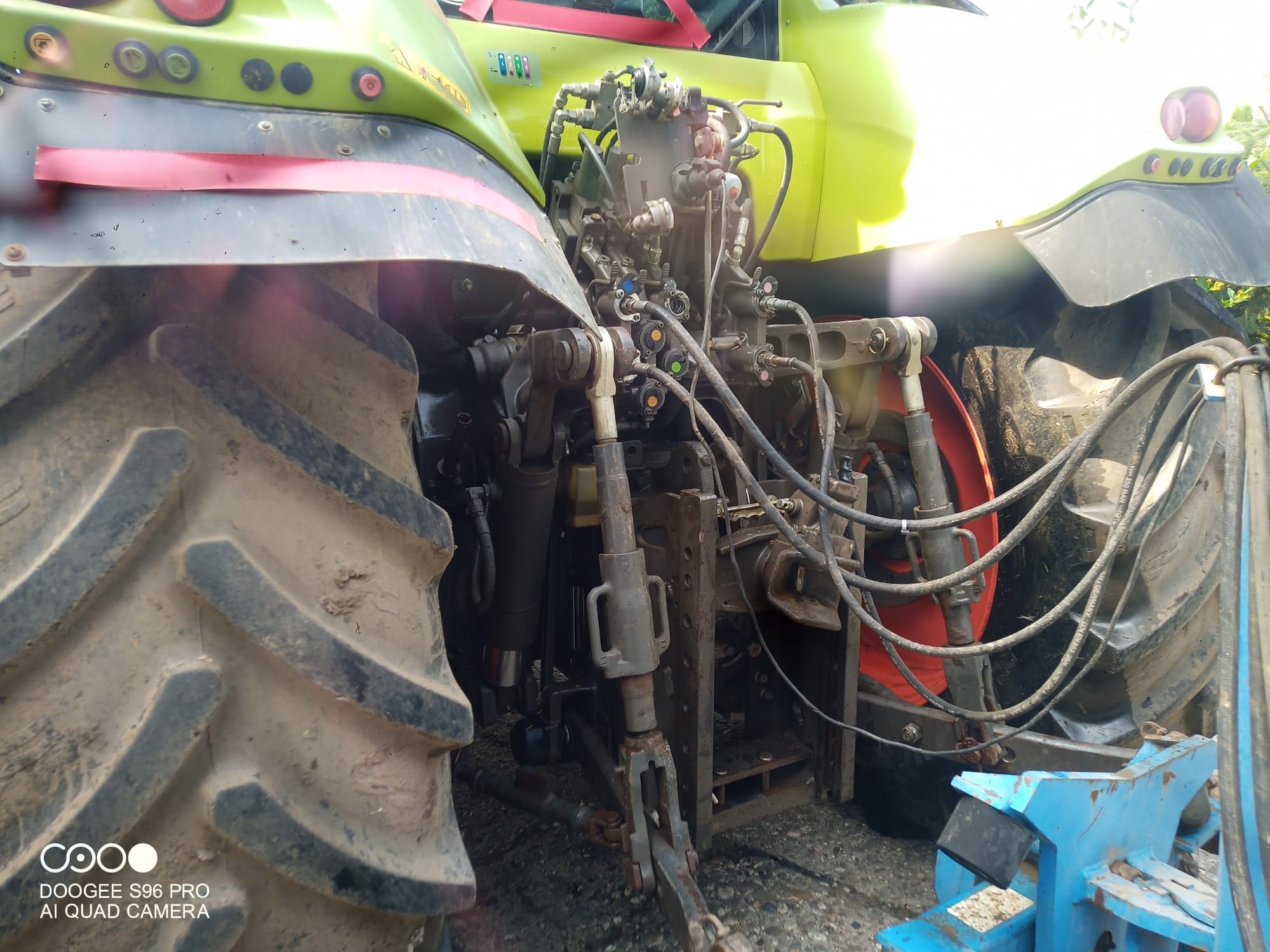 Claas  Axion 820