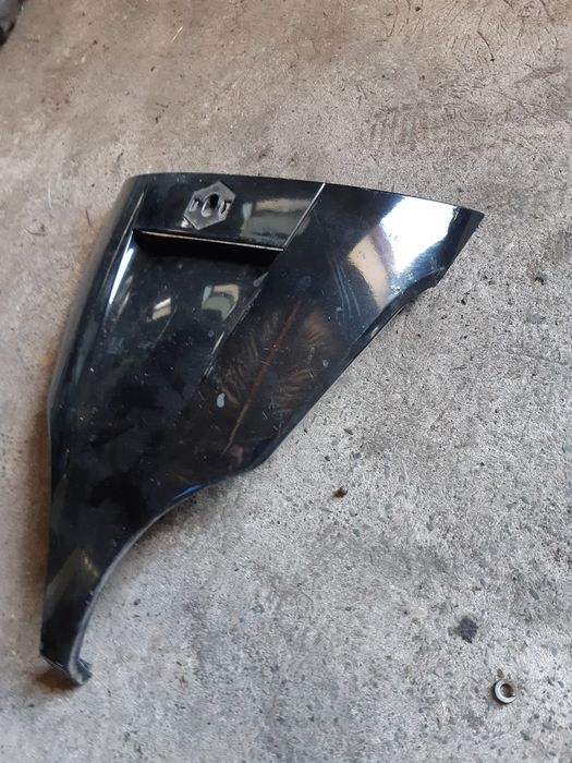 Piaggio x 7 Nosek krawat
