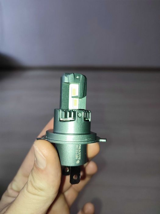 Лед лампочки Н4  Нові