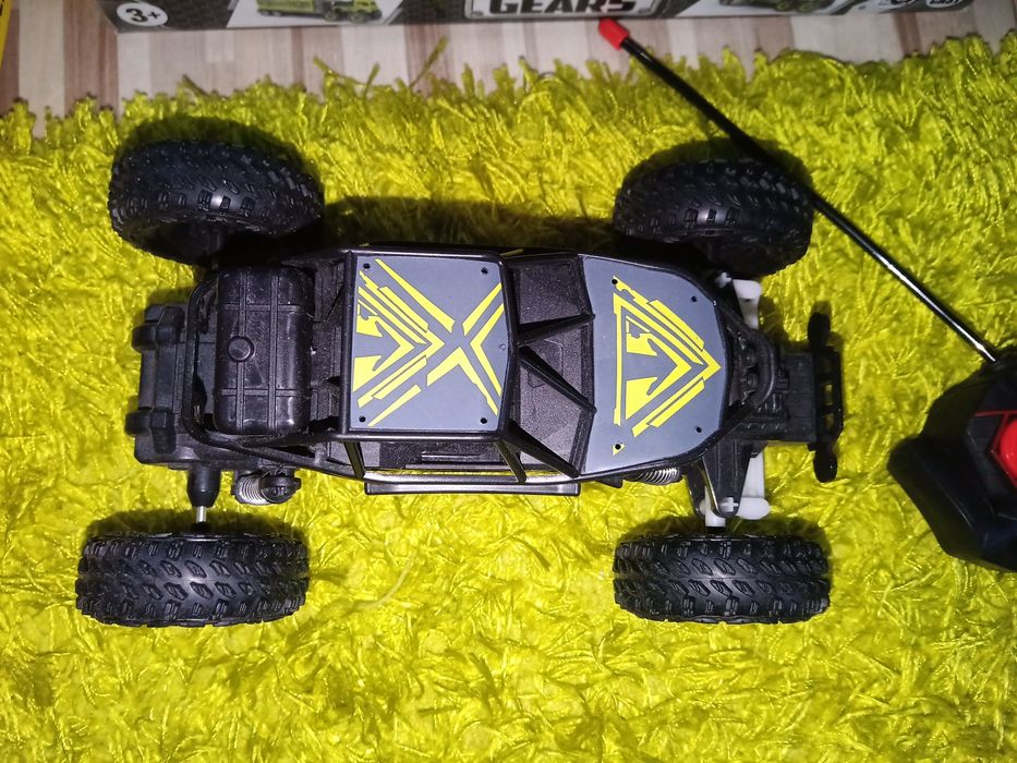 Auto na pilota i dźwig