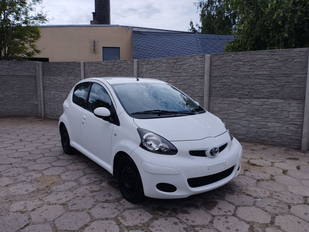 Toyota Aygo 2010 rok