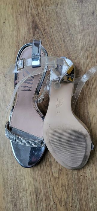 Buty, sandały na obcasie Zara r37