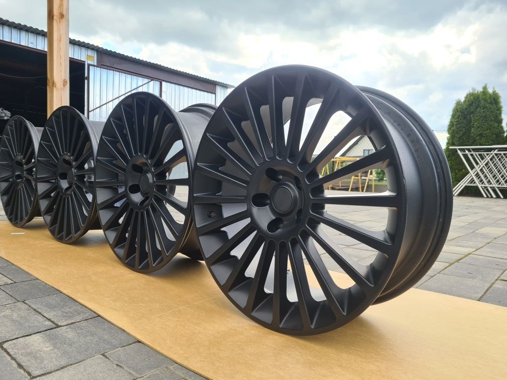Felgi aluminiowe 5x114.3 r20 jak nowe przód 8.5cali ,tył 9.5cali