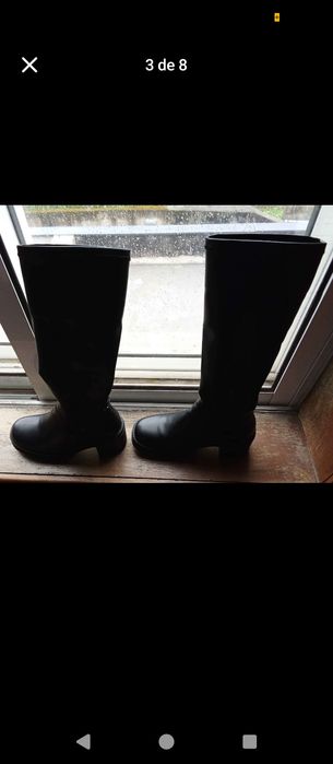 Botas pretas novas