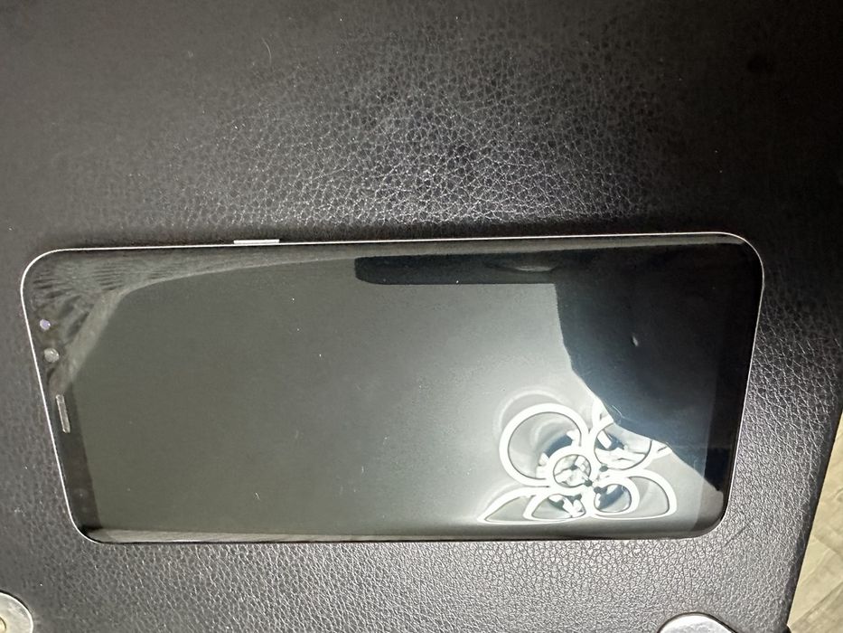 Продам Samsung S8 Plus состояние нового