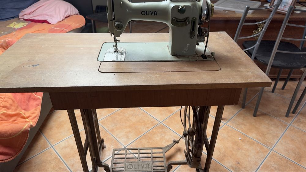 Maquina de costura Oliva